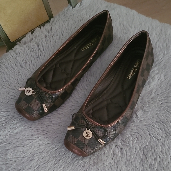 Louis Vuitton Flats ❤️ - Picture 1 of 9
